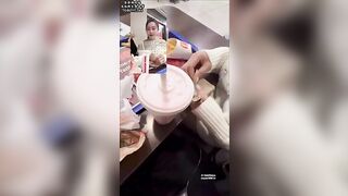Em gái ăn kfc sốt tinh trùng
