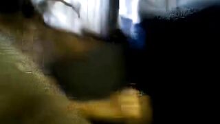 Bú cu và show vú trên chuyến xe buýt
