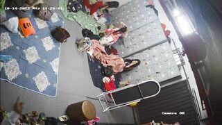 phòng ngủ mấy em KTV ngủ các em thay đồ nhìn nứng ghê - phần 1