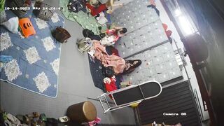 phòng ngủ mấy em KTV ngủ các em thay đồ nhìn nứng ghê - phần 1