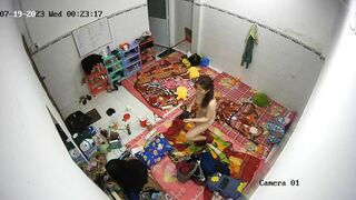 phòng ngủ mấy em KTV ngủ các em thay đồ nhìn nứng ghê - phần 7