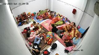 phòng ngủ mấy em KTV ngủ các em thay đồ nhìn nứng ghê - phần 9