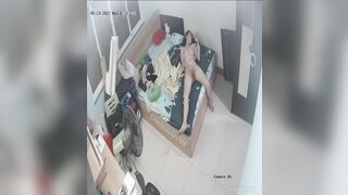 gái xinh trước khi đi ngủ em còn tực móc bím thủ dâm
