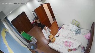 hack cam quay lén phòng ngủ của 2 chịn em p1