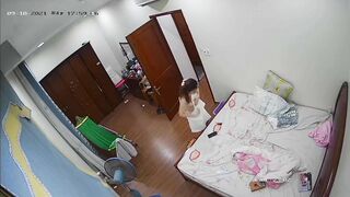 hack cam quay lén phòng ngủ của 2 chịn em p1