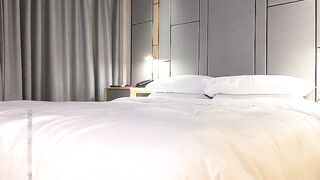 小宝探花长腿外围女神 舌吻调情口交上位骑坐抽插后入快速猛操呻吟娇喘