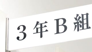 Lớp học khoả thân của giá viên vú bự