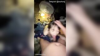 Nữa đêm trốn bố mẹ sang phòng e họ bắt cởi đồ bú cu sục cặc bắn vào đầy mồm e