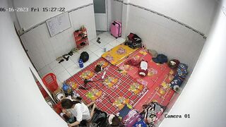hack cam phòng mấy em xinh thay quần áo nhìn sướng - phần 2