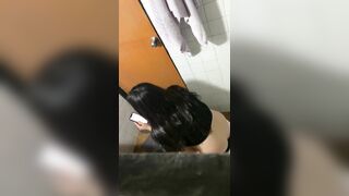 siêu phẩm quay lén nhà vệ sinh nữ toàn gái xinh vcl - phần 46