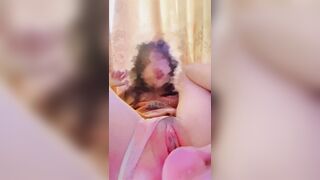 Linh Hoàng móc lồn ngại ngùng làm mờ mặt cho bớt dâm