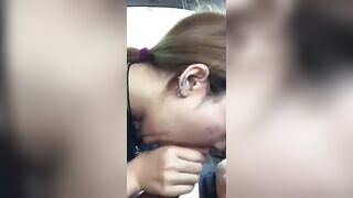 Em gái lẳng lơ thổi kèn cho bạn trai ngay trong xe ô tô