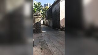 Con đĩ không mặc đồ rồi ra ngoài đường