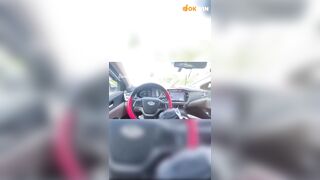 Đg lái xe mà e tụt quần a ra đòi bú cu bằng tấp vào lề cho e bú cặc public trên xe p3