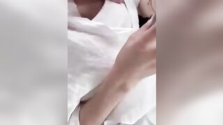 Ghép xe vs cô em dâm đãng,sờ lồn em nó ko kêu còn chủ động cho bóp dú bự