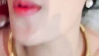 Vừa cưới xong chưa thay đồ đạc nhưng vì quá nứng lồn nên cô dâu vô phòng địt tới bến