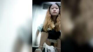 Quay lén bên trung, Mấy e sinh viên Loli kính cận Đi đái Cực nứng ngon