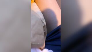 Dâm nữ hàng ngon k mặc đồ lót đi dạo ngoài đường show hàng public sau lưng a Bee p2