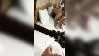Móc lồn cực mạnh em rau sinh viên trong khách sạn làm e sướng run người