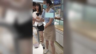 Tổng hợp clip quay lén dưới váy gái xinh nơi công cộng p2