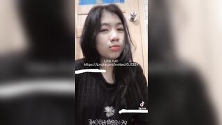 Mặt thì học sinh mà ngực phụ huynh