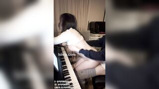 đào ,phở và piano