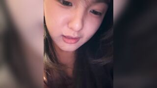 Gái xinh mình dây hàng ngon thủ dâm khoe hàng trên live p2