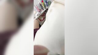 sang thăm bé loli bị ngã xe thấy em ngon quá đè ra đòi địt luôn - phần 7