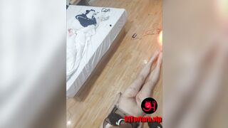 BDSM / bạo dâm em gái  đổ sáp vào háng em gái xinh