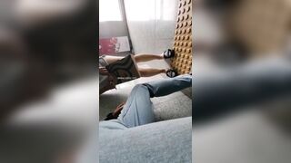 Dụ dỗ mấy em gái vô nhà vệ sinh để thủ dâm quan hệ tình dục bằng miệng và chân