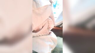 Doggy gái dâm văn phòng trước cửa sổ khách sạn