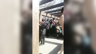 Mbbg khoe hàng ở công viên cho trai xem 2