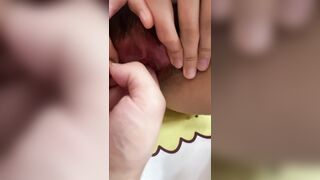 Che mắt em ghệ dâm bắt bú cu r dùng 2 ngón móc mạnh vào lồn xoa đầu ti em p2