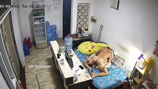 Hack cam máy bay cùng tình trẻ