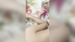 Thằng bạn khốn nạn em teen đg ngủ thì nó xông vào phòng lột đồ e ra móc bím