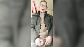 Bố ck già dâm call video sục cặc nhìn con dâu show hàng móc lồn dâm cho xem
