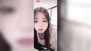 E teen mình dây TQ livetream lộ hàng cặp vú bé nhỏ mà k hề biết p2