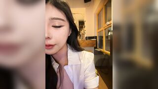Em teen cực xinh vú bự livetream show hàng cực ngon p5