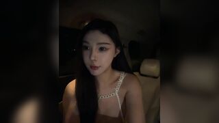 Em teen cosplay cô dâu cực xinh livetream show hàng móc lồn dâm ngay trên xe p20