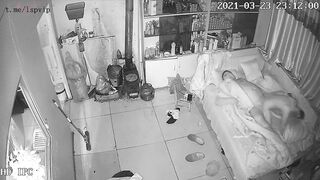 Hack cam gia đình quay lén nữa đêm đg ngủ vợ dâm nứng lồn đòi bú cu bắt ck dậy địt