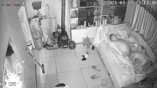 Hack cam gia đình quay lén nữa đêm đg ngủ vợ dâm nứng lồn đòi bú cu bắt ck dậy địt