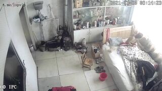 Hack cam gia đình cô vợ dâm hay nứng lồn gạ đụ ck thay đồ để lộ cặp vú bự p2