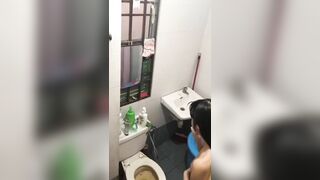Quay lén nhỏ em họ mới lớn vú mới nhú đi tắm cực ngon