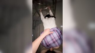 thầy giáo địt em học sinh ở cầu thang bộ