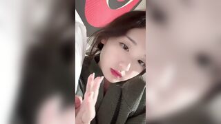 lộ clip em sinh viên nứng lồn gọi điện cho người yêu chat sex thủ dâm