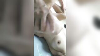 Chồng làm ca đêm lo cho gia đình, mà máy bay U52 đem lồn trai địt cho quay video nữa