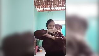 2 anh em họ loạn luân địt nhau khi cả nhà đi vắng