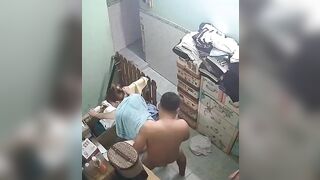 Em chồng và chị dâu tranh thủ cơ hội lén lút địt nhau vội khi cả nhà đi vắng