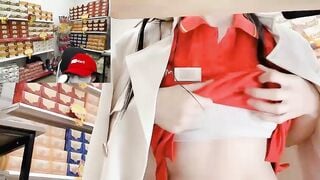 nhân viên siêu thị winmart nứng lồn thủ dâm ở chỗ làm - phần 16