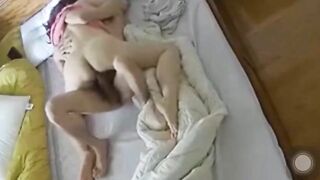 Em dâu múp míp địt anh chồng bị chồng tóm đượ nhờ cam 2